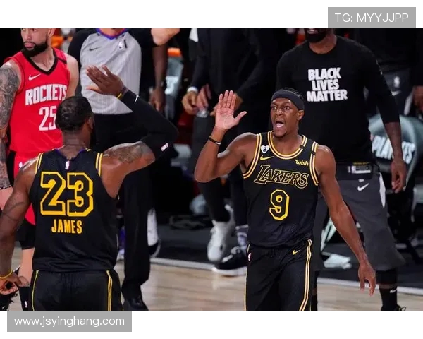 杭州滑板队配合引发热议球迷对战术和默契的不同看法