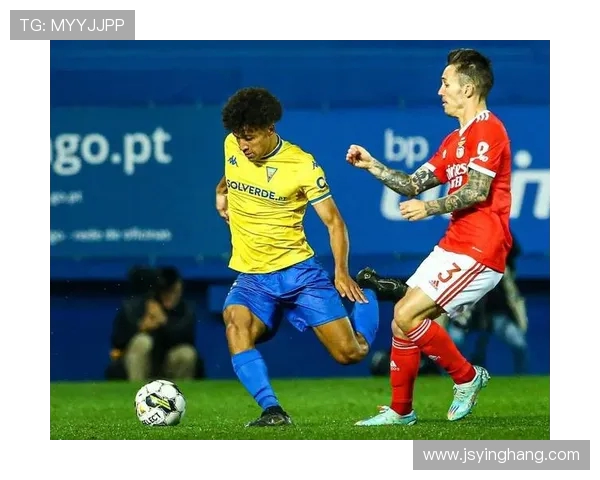 埃斯托里尔主场迎战查维斯期待精彩对决与胜利的较量